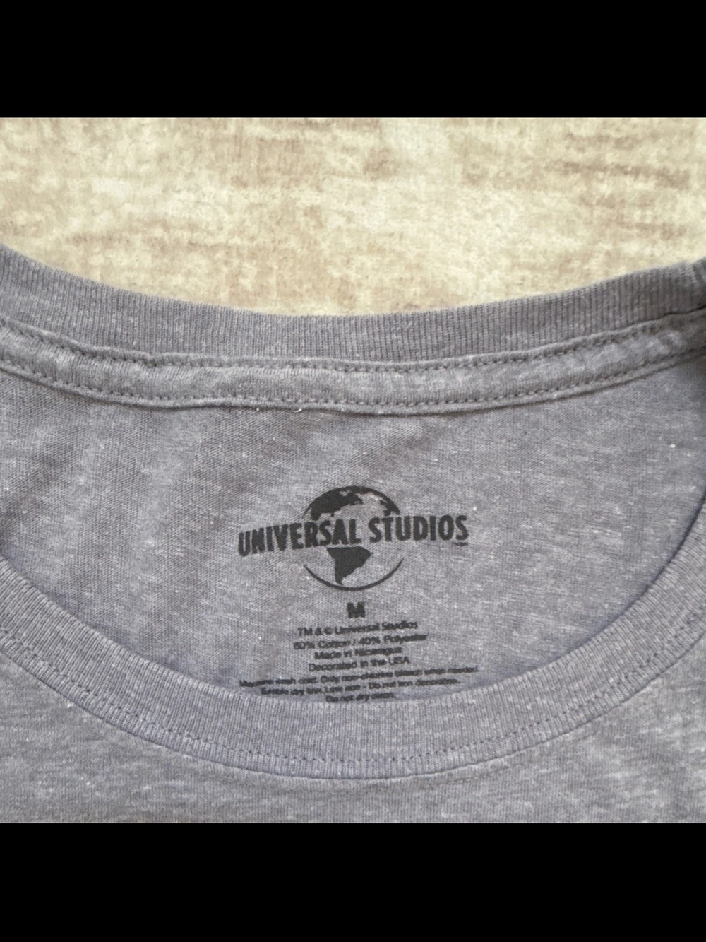 Universal Studios Resting Grinch Face Christmas Graphic Tee Women’s Medium - Picture 2 of 3